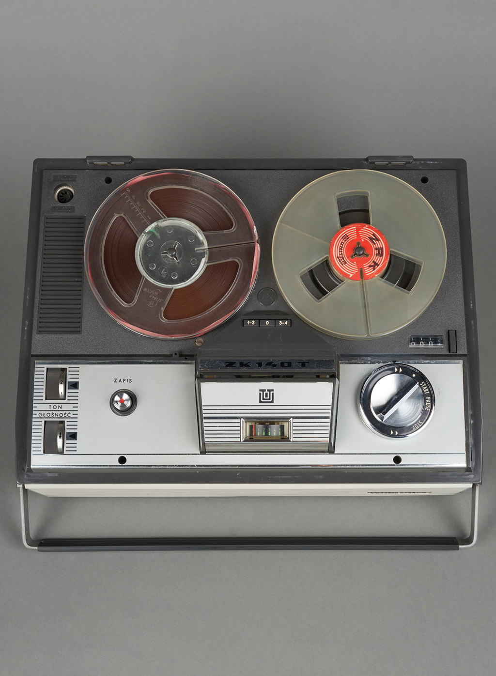 ZK-140 T reel-to-reel tape recorder